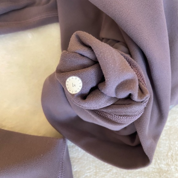 🍋Lululemon Align Crop Graphite Purple💜 - Picture 4 of 5